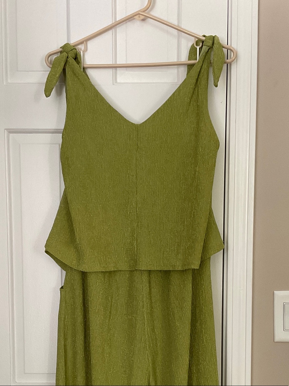 Tie-Shoulder Olive Jumpsuit with Wide Legs - Picture 4 of 4